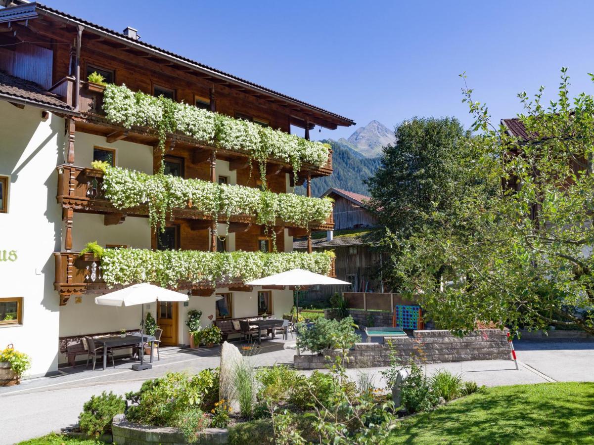 Hof Neuhaus Appartement Mayrhofen Buitenkant foto