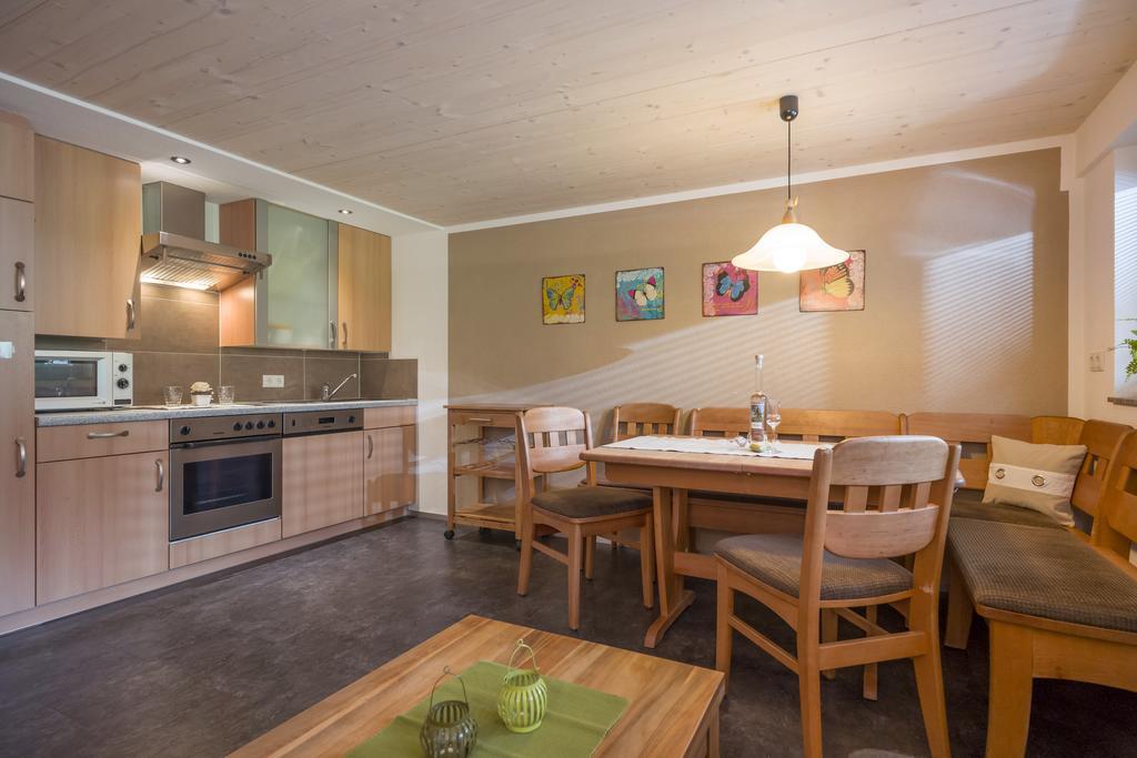 Hof Neuhaus Appartement Mayrhofen Buitenkant foto