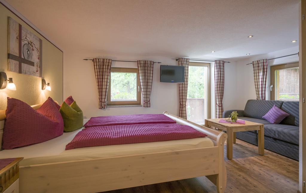 Hof Neuhaus Appartement Mayrhofen Buitenkant foto